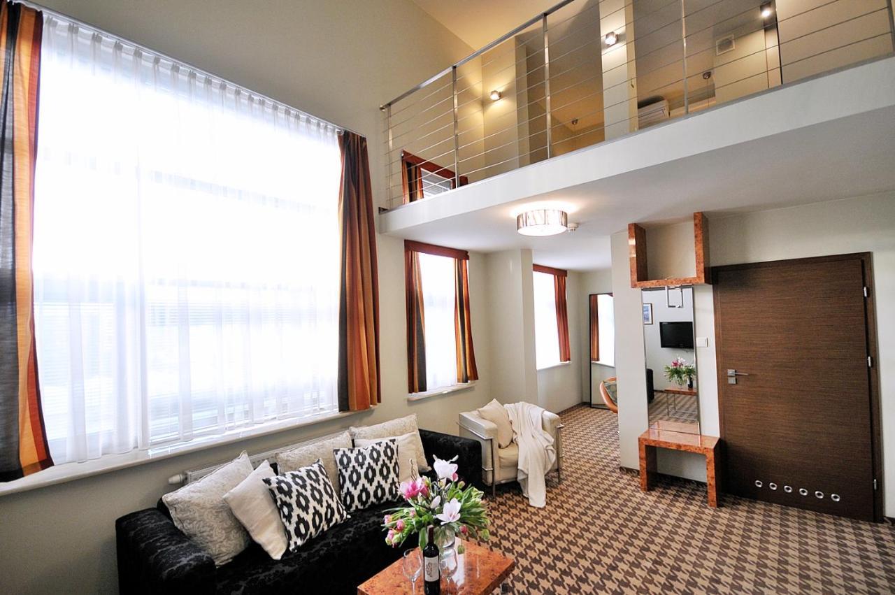 423 W Royal Tulip 200 M Plaza Dobruk *