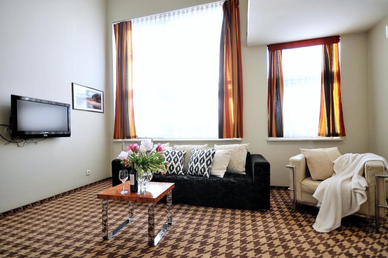423 W Royal Tulip 200 M Plaza Dobruk Apartment