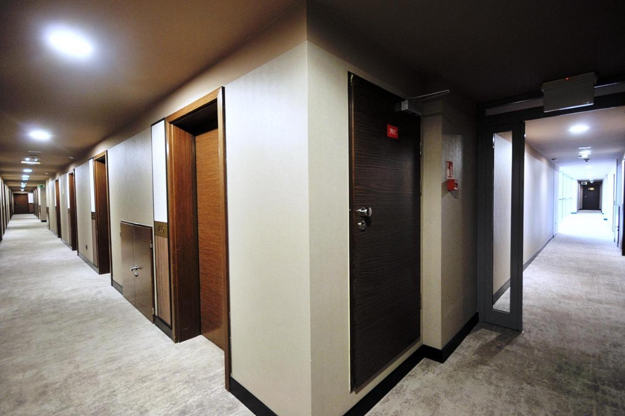 423 W Royal Tulip 200 M Plaza Dobruk Apartment *