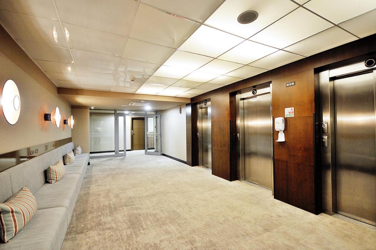 423 W Royal Tulip 200 M Plaza Dobruk Apartment