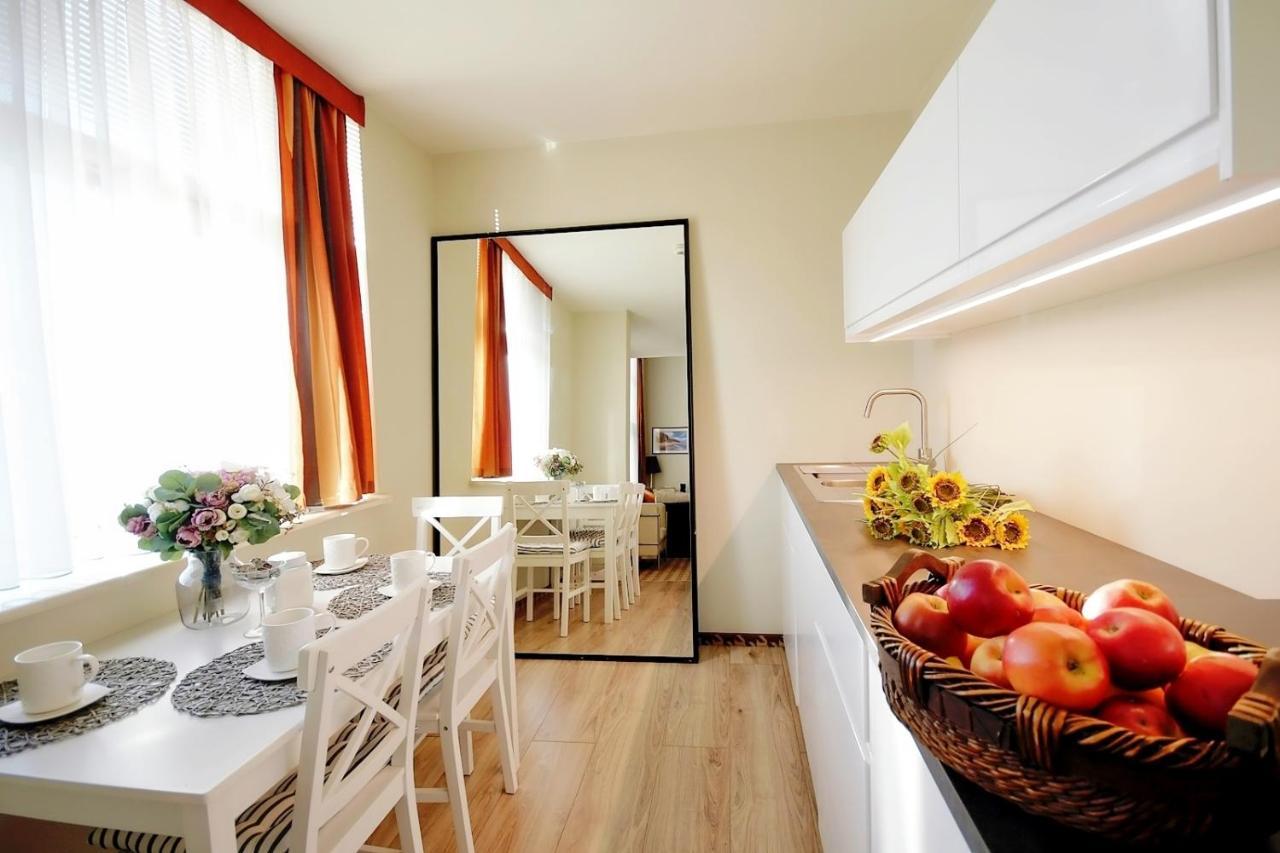 423 W Royal Tulip 200 M Plaza Dobruk Apartment